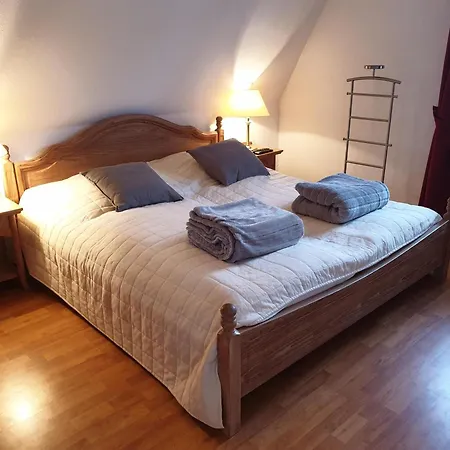 Wiesenweg W13 アパート ラーボエ